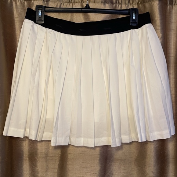 Slazenger  skort‎ white NWT - Picture 3 of 7
